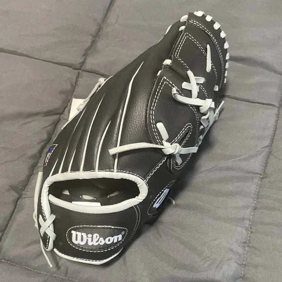 NWT Wilson A360 Youth Black Baseball Glove - Picture 6 of 8